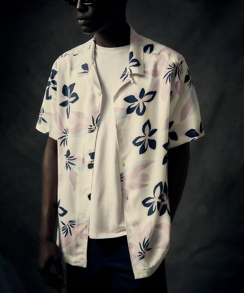104940002-Camisa-casual-Sfera-blanca-con-estampado-floral-para-hombre