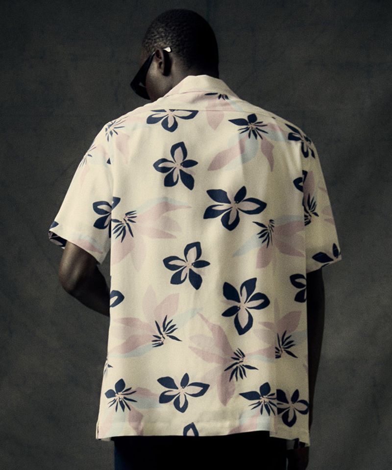 104940002-Camisa-casual-Sfera-blanca-con-estampado-floral-para-hombre