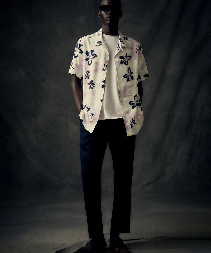 104940002-Camisa-casual-Sfera-blanca-con-estampado-floral-para-hombre