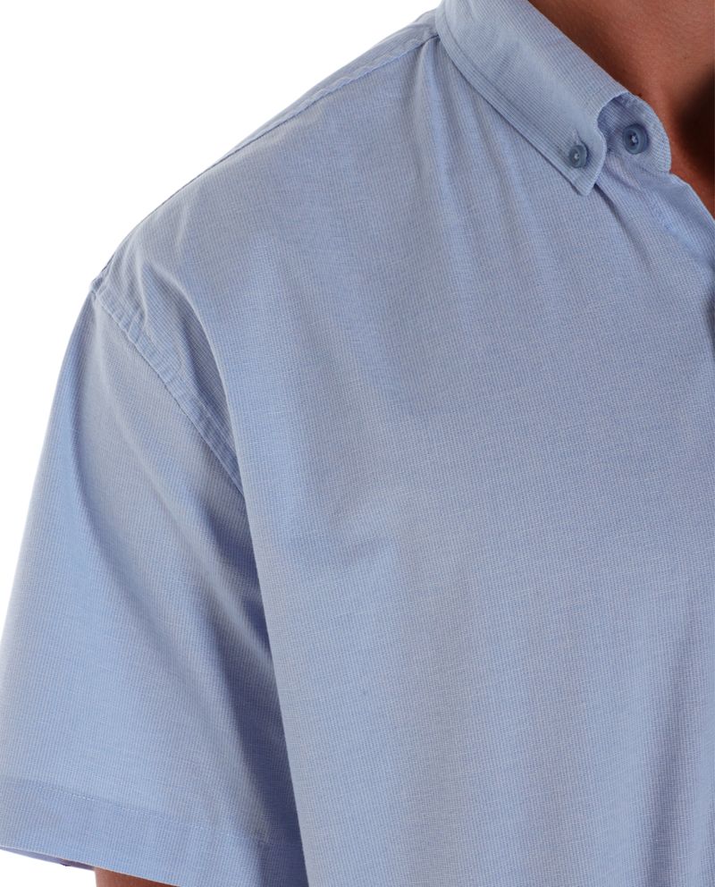 104693932-Camisa-regular-fit-Gents-celeste-con-textura-para-hombre