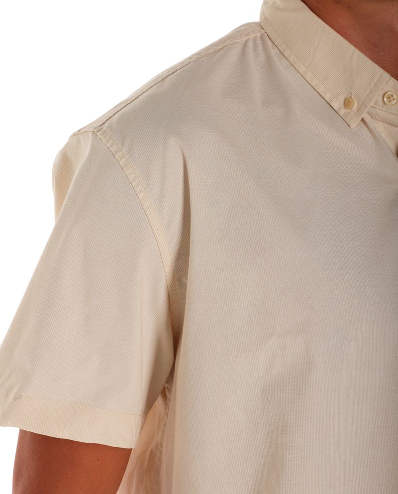 104693936-Camisa-regular-fit-Gents-beige-rayada-para-hombre