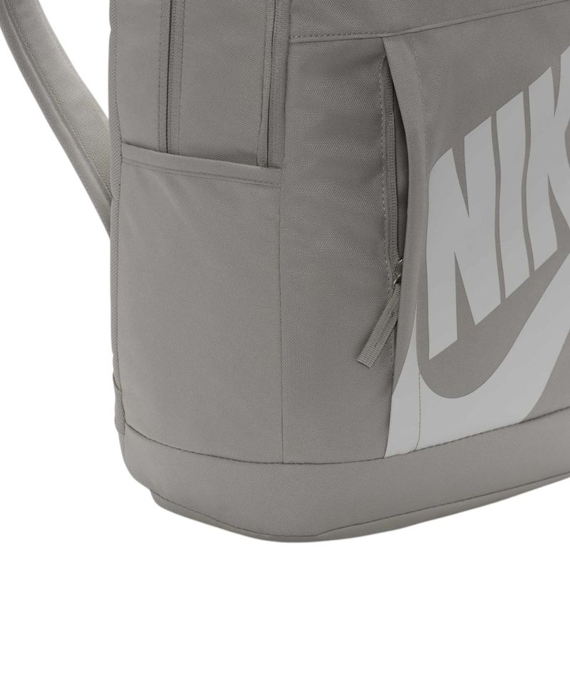 104909012-Mochila-deportiva-Nike-Elemental-gris