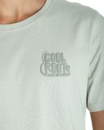 104765658-Camiseta-Orange-regular-fit-verde-sage-con-estampado--Cool-Roots--para-hombre