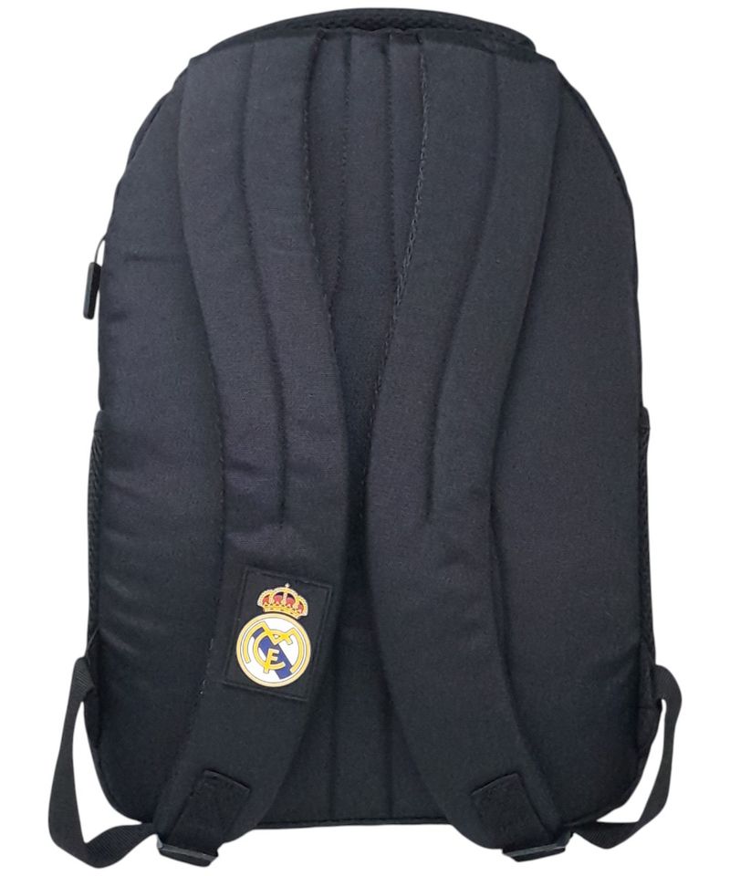 104899368-Mochila-deportiva-Real-Madrid-negra