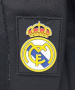 104899368-Mochila-deportiva-Real-Madrid-negra