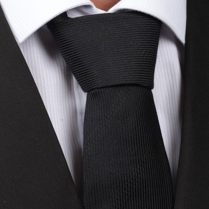 104815942-Corbata-regular-fit-Unexpected-rayada-para-hombre