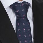 104815927-Corbata-regular-fit-Unexpected-navy-mini-print-flamencos-para-hombre