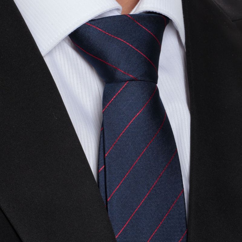 104815878-Corbata-de-seda-Unexpected-regular-fit-azul-navy-rayada-para-hombre