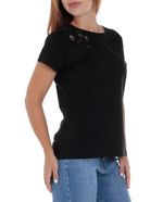 104822568-Camiseta-Unexpected-negra-manga-corta-para-mujer
