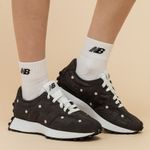104941651-Zapato-New-Balance-327-casual-negro-para-mujer