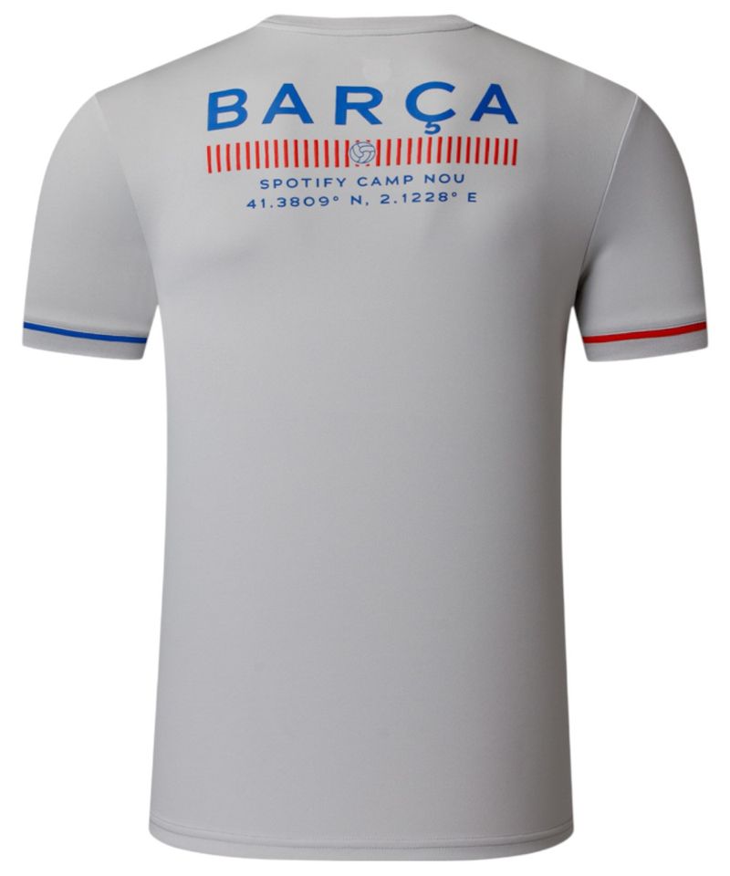 104894933-Camiseta-deportiva-FC-Barcelona-estampada-gris-clara-para-hombre