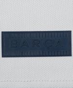 104894933-Camiseta-deportiva-FC-Barcelona-estampada-gris-clara-para-hombre
