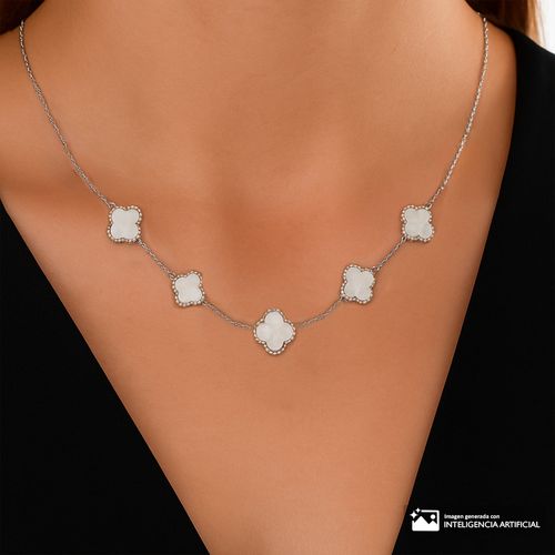 Collar de tréboles de plata para mujer
