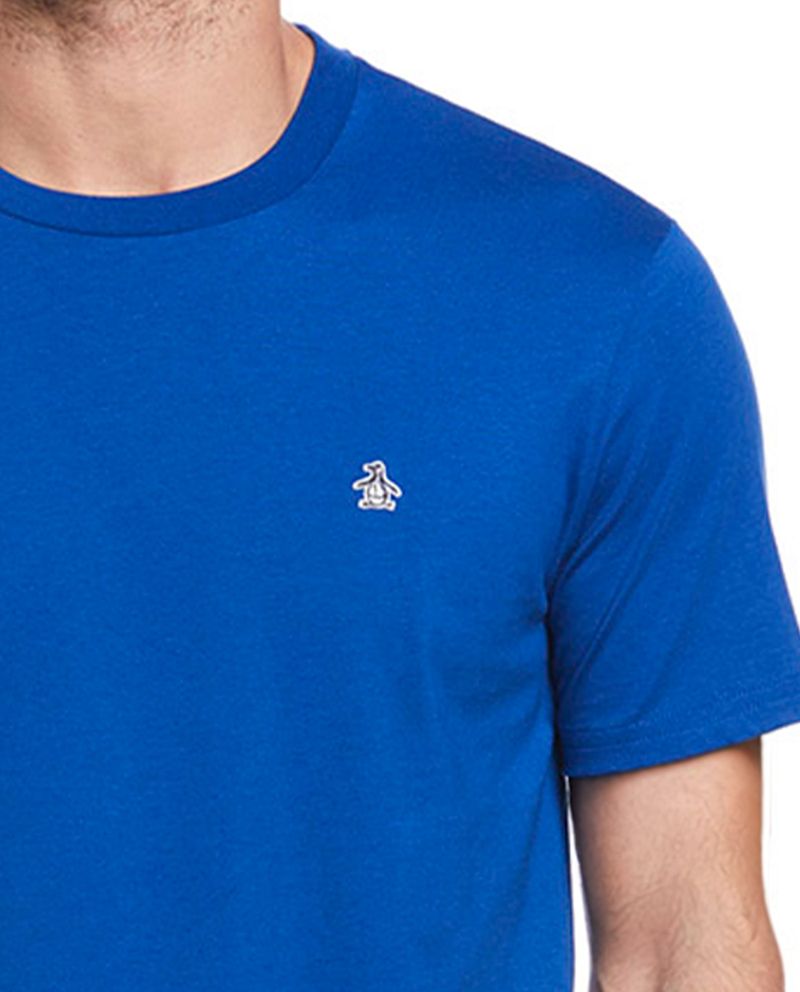 104929883-Camiseta-basica-Penguin-slim-fit-azul-solida-para-hombre