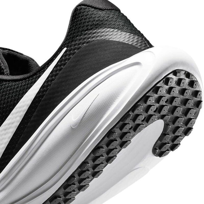 104926843-Zapatos-Nike-Revolution-8-deportivos-color-negro-para-hombre