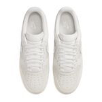 104861799-Calzado-casual-Nike-Air-Force-1-07-Lx--blanco-para-hombre