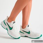 104861167-IA1