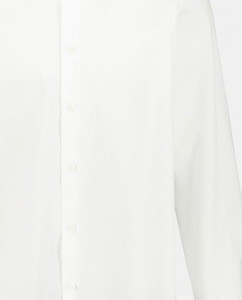 104948342-Camisa-casual-Easy-Wear-regular-fit-blanca-teñida-con-textura-para-hombre
