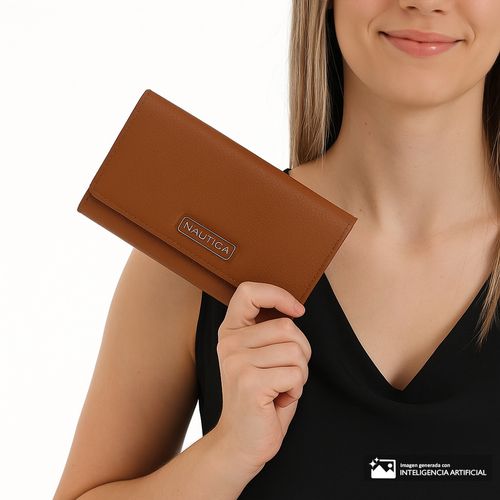 Billetera flap Nautica color café para mujer
