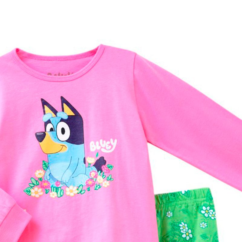 104844758-Pijama-de-2-piezas-rosadas-con-estampado-Bluey-para-niña