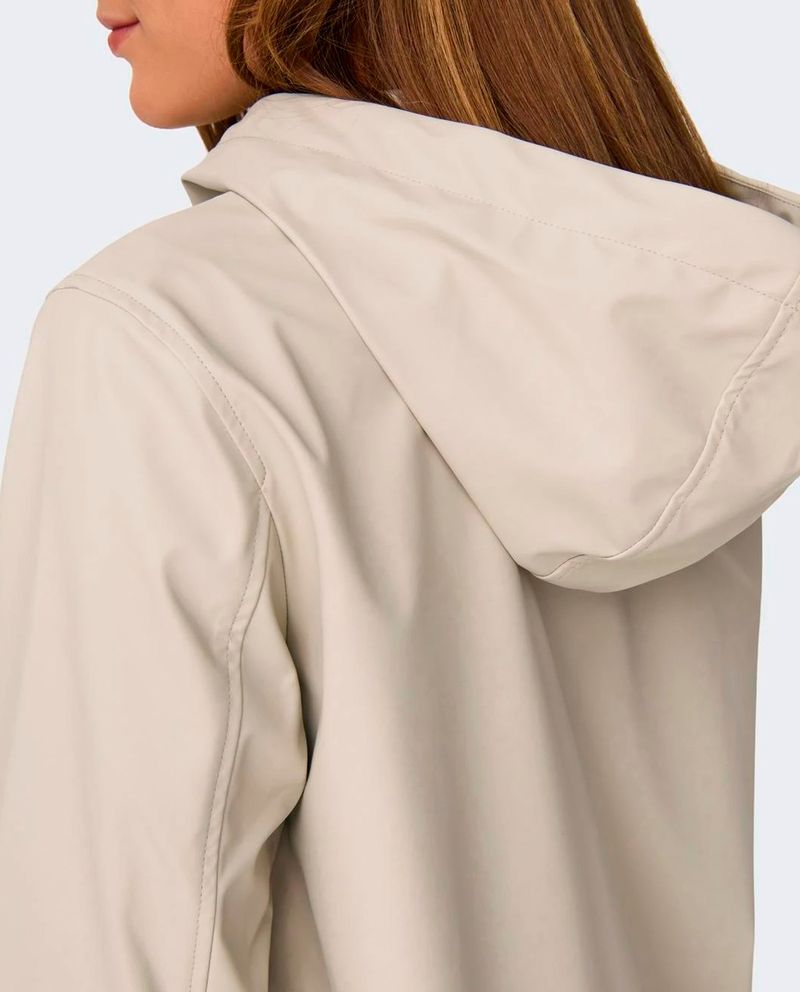 104915812-Chaqueta-Only-impermeable-manga-larga-para-mujer
