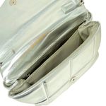 104687247-Cartera-crossbody-Unexpected-plateada-para-mujer