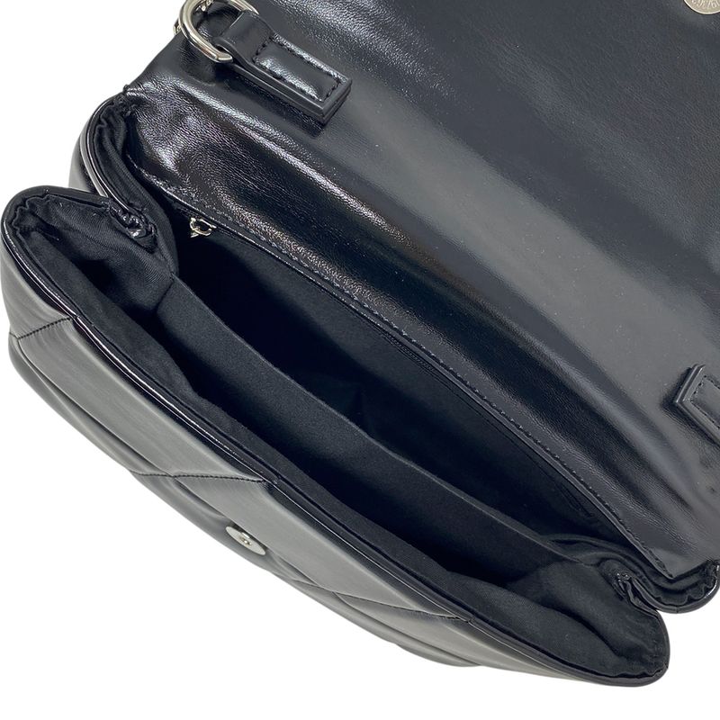 104687248-Cartera-crossbody-Unexpected-negra-para-mujer