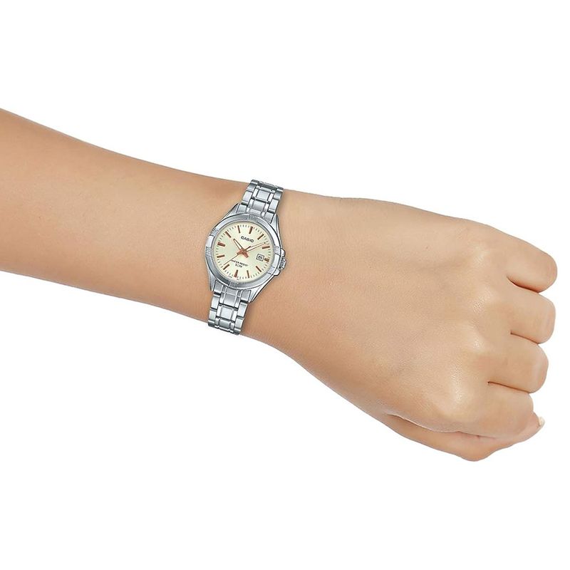 104922265-Reloj-Casio-analogo-de-acero-inoxidable-plateado-para-mujer