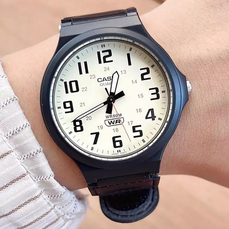 104922279-Reloj-Casio-analogo-de-tela-verde-para-hombre