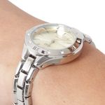 104947932-Reloj-Q-Q-analogo-de-metal-plateado-para-mujer