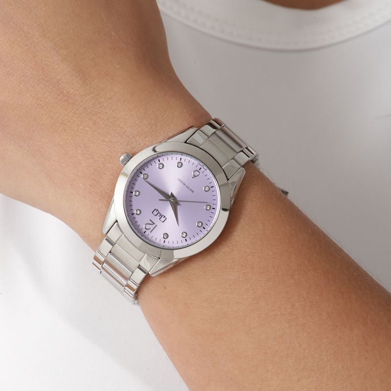 104947935-Reloj-Q-Q-analogo-de-metal-plateado-para-mujer