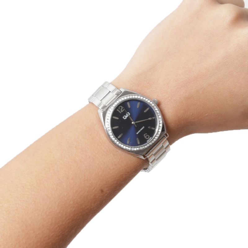 104947950-Reloj-Q-Q-analogo-de-metal-plateado-para-mujer