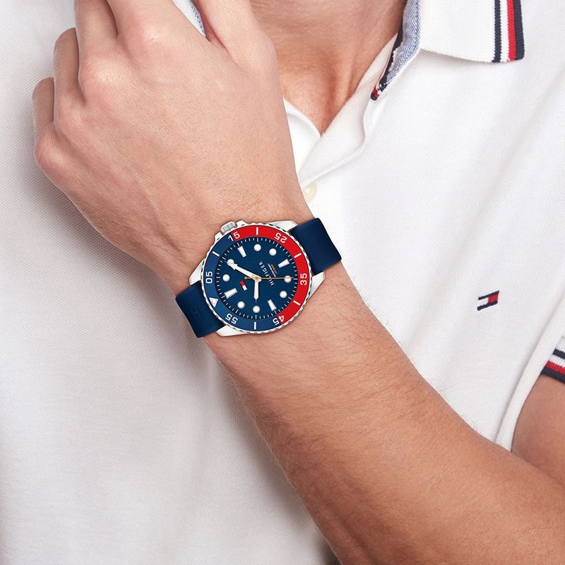 104954795-Reloj-Tommy-Hilfiger-Oceanic-color-azul-de-silicon-para-hombre