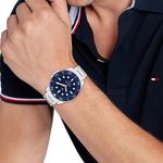 104954797-Reloj-Tommy-Hilfiger-analogo-Oceanic-de-acero-inoxidable-para-hombre