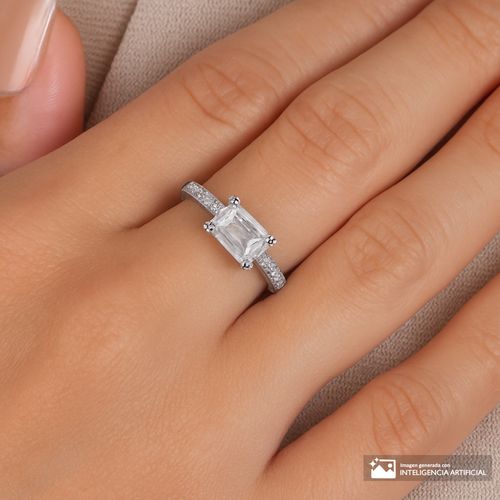 Anillo de compromiso con baño en oro blanco de 18k para mujer