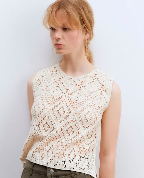 Blusa Sfera crop top beige sin mangas para mujer