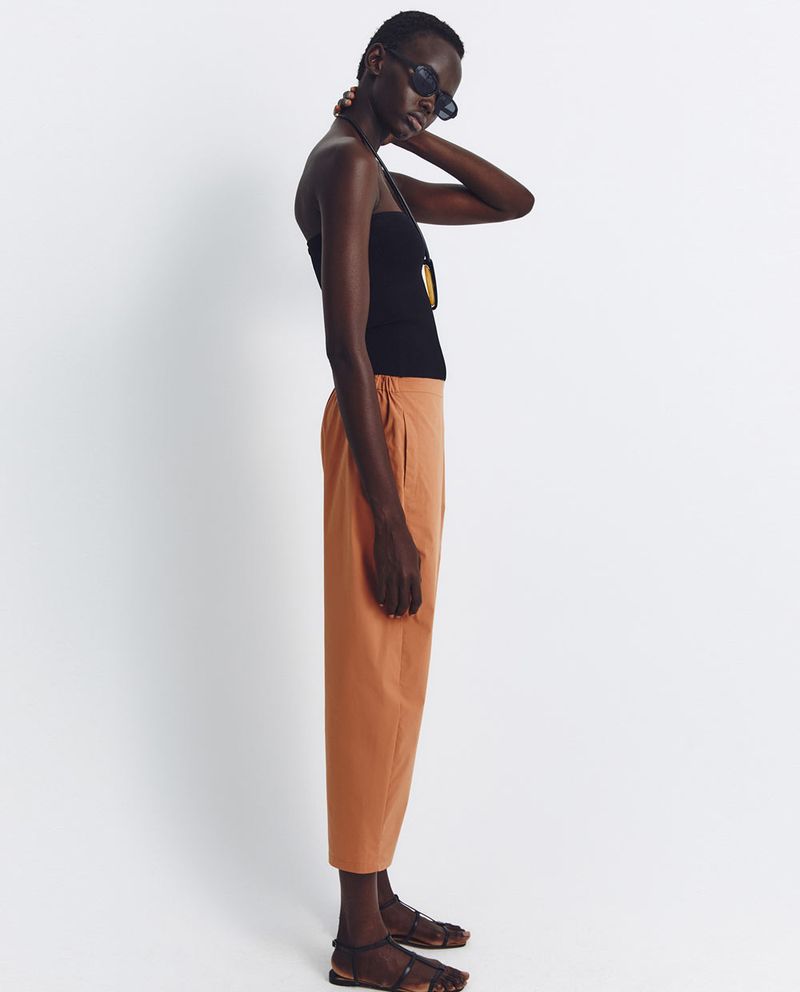 104958629-Pantalon-Sfera-capri-anaranjado-de-cintura-alta-para-mujer