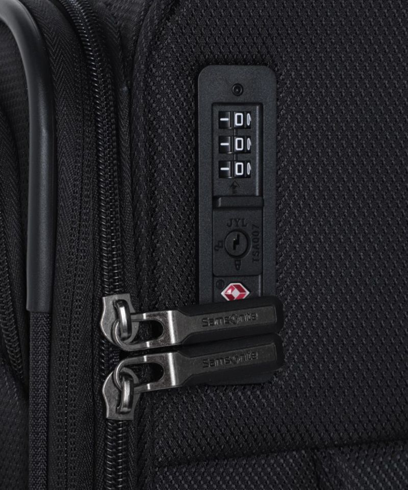 104920573-Maleta-Samsonite-spinner-pequeña-color-negro