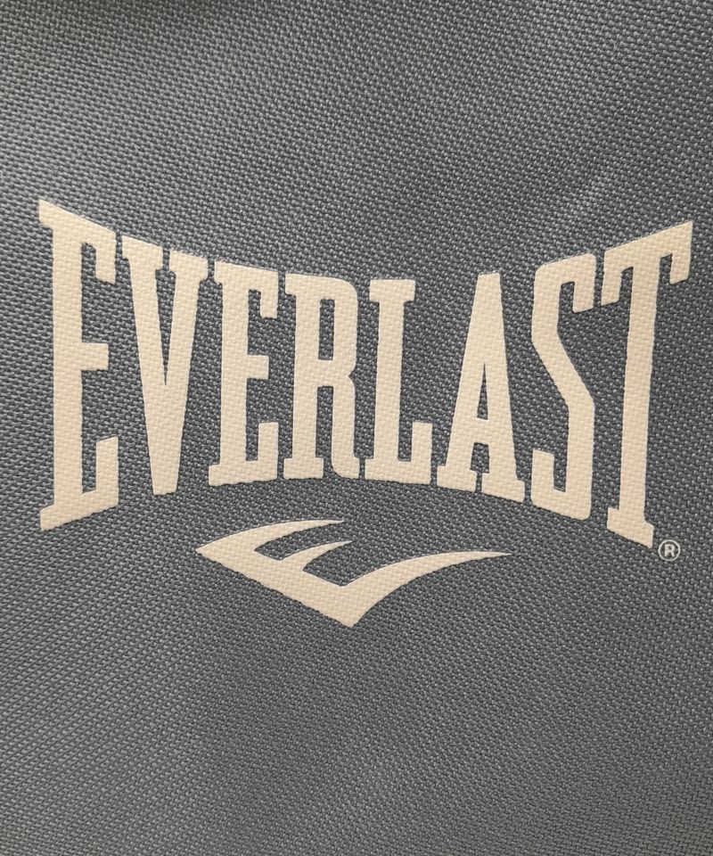 104937496-Maletin-deportivo-Varsity-Everlast-estampado-gris