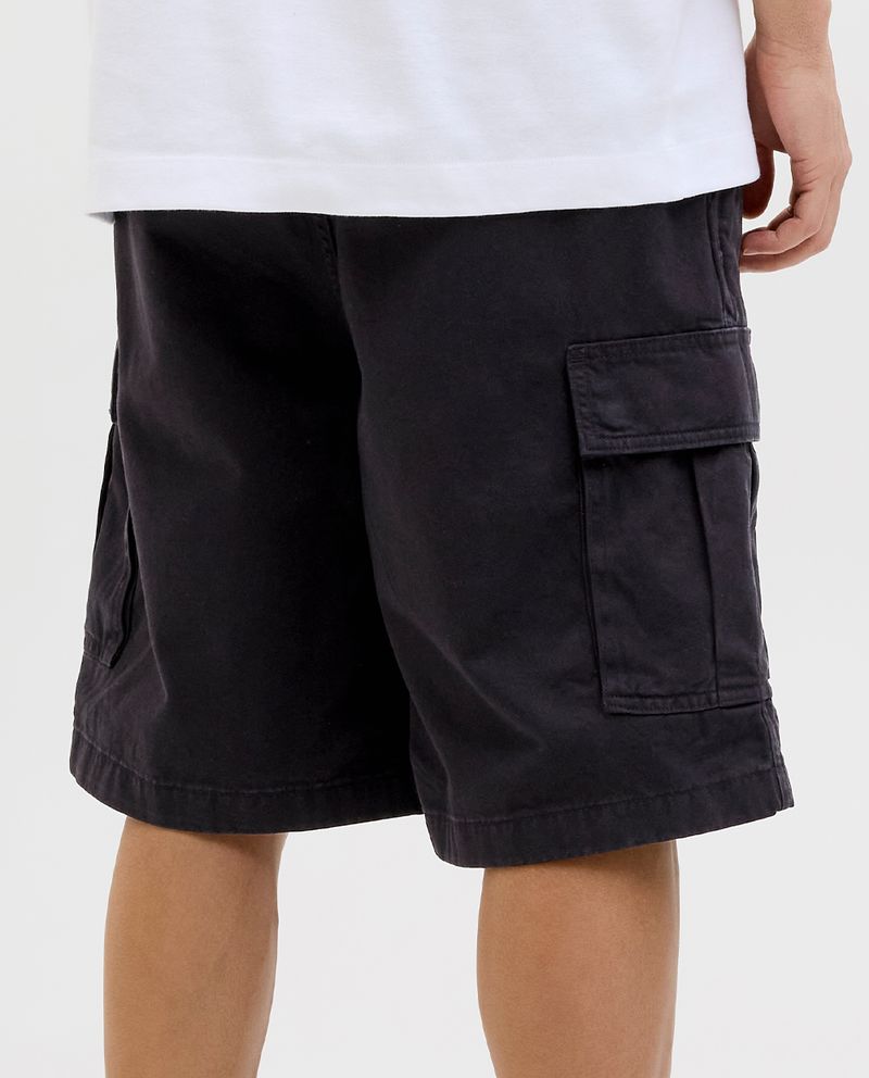 104971803-Short-cargo-Jack-and-Jones-loose-fit-solido-para-hombre