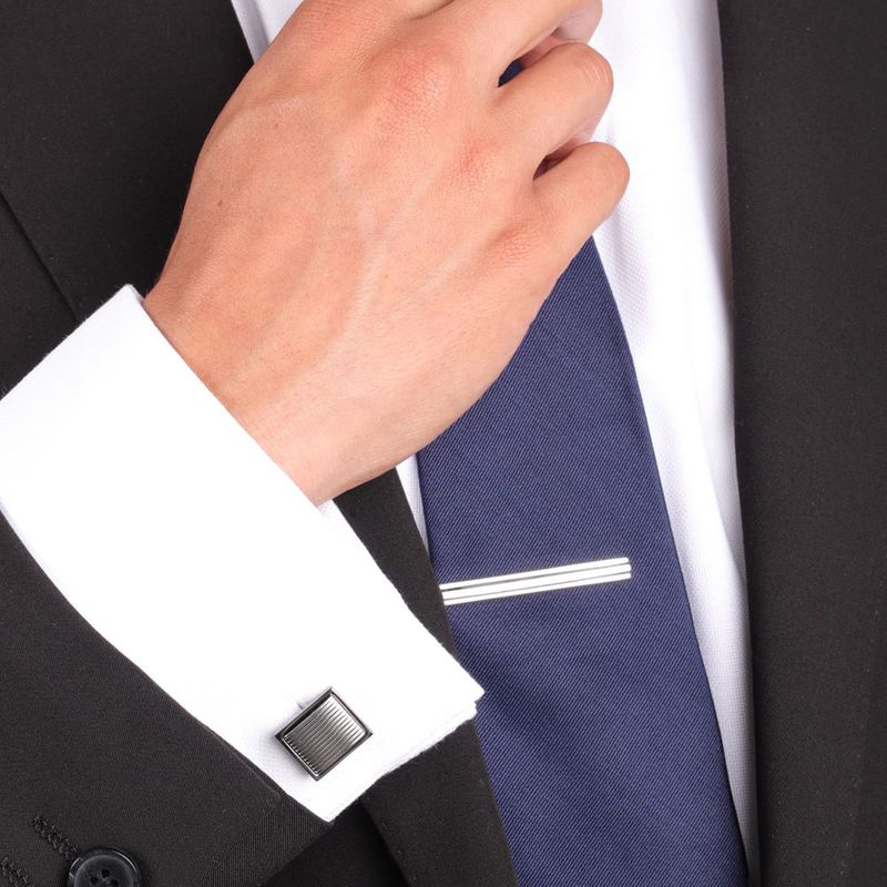 104814577-Set-de-mancuernillas-y-broche-Perry-Ellis-plateados-para-hombre