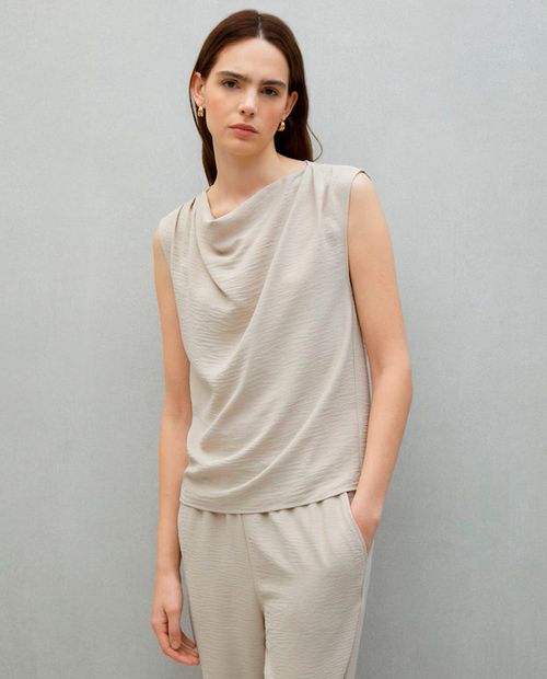 Blusa Easy Wear casual beige sin mangas para mujer