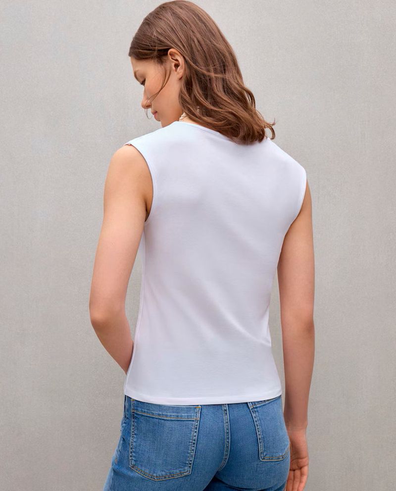104946871-Camiseta-Easy-Wear-blanca-sin-mangas-para-mujer
