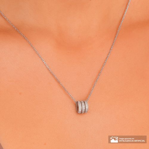 Cadena con dije triple aro de plata para mujer