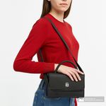 104956307-Cartera-crossbody-Tommy-Hilfiger-color-negro-para-mujer