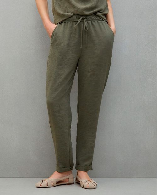 Pantalón Easy Wear pull on verde de cintura alta para mujer