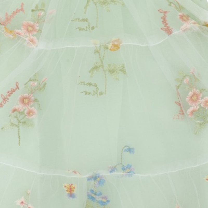 104835671-Vestido-verde-con-bordado-floral-para-niña
