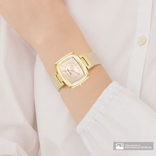 Reloj Nine West análogo de cuero beige para mujer