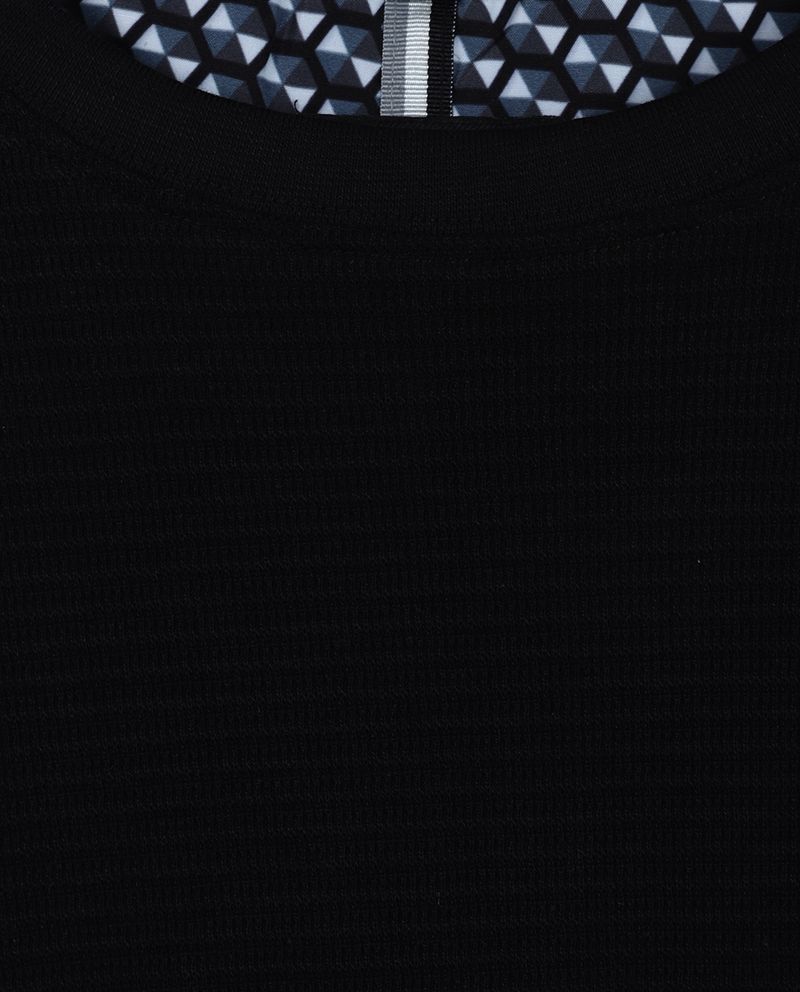 104921433-Camiseta-Denim---Flower-negra-texturizada-para-hombre