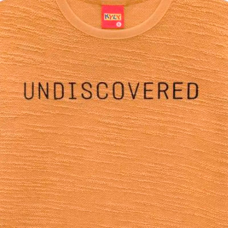 104940864-Camiseta-beige-con-estampado-para-niño